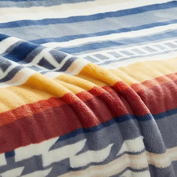 PENDLETON BLANKET *NWT*- Pendleton Plush Blanket QUEEN SIZE - Picture 6 of 6